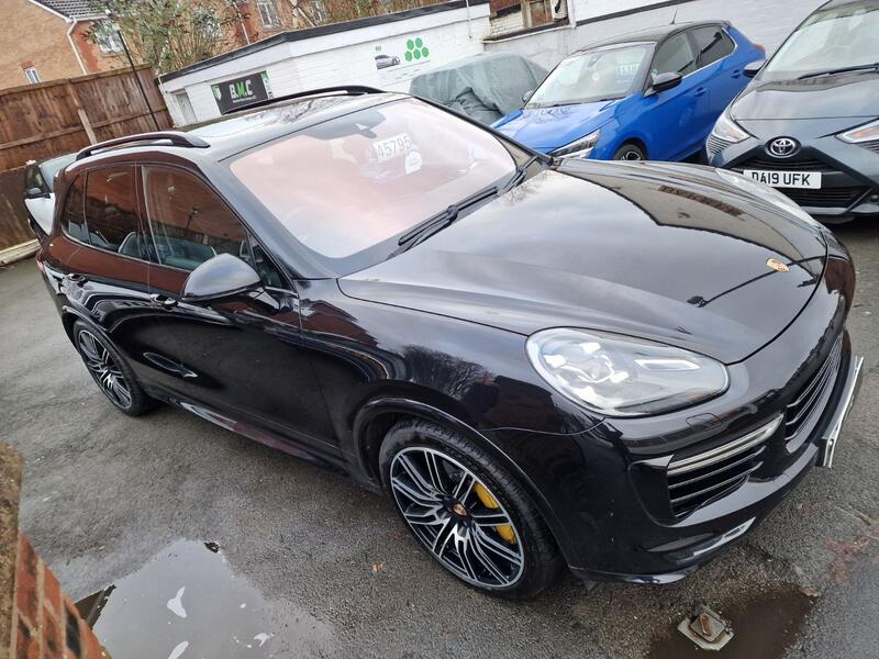 PORSCHE CAYENNE