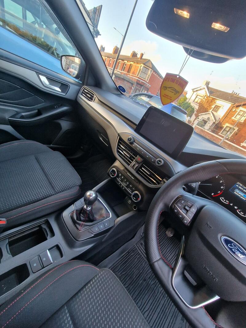 FORD FOCUS