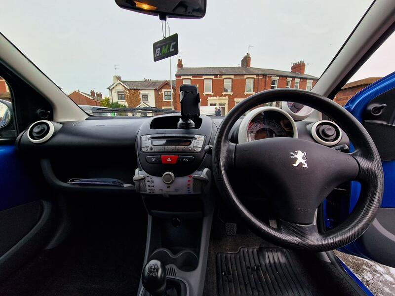 PEUGEOT 107