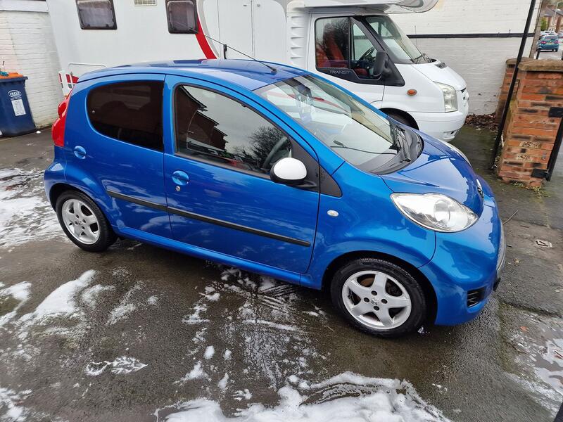 PEUGEOT 107