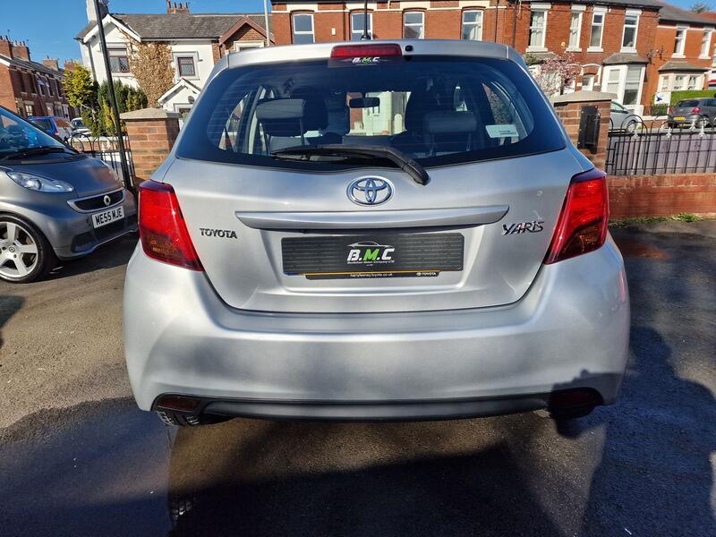 TOYOTA YARIS