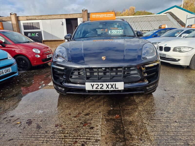 PORSCHE MACAN