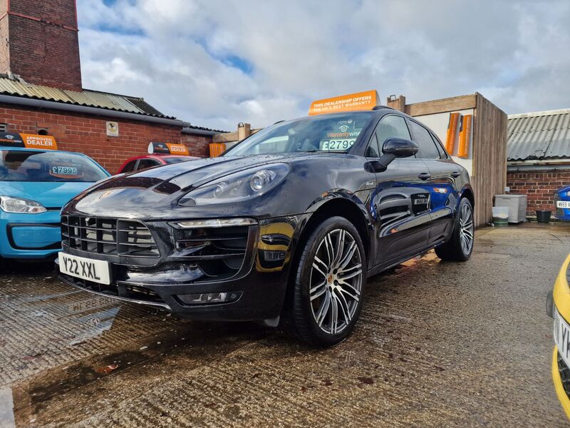 PORSCHE MACAN